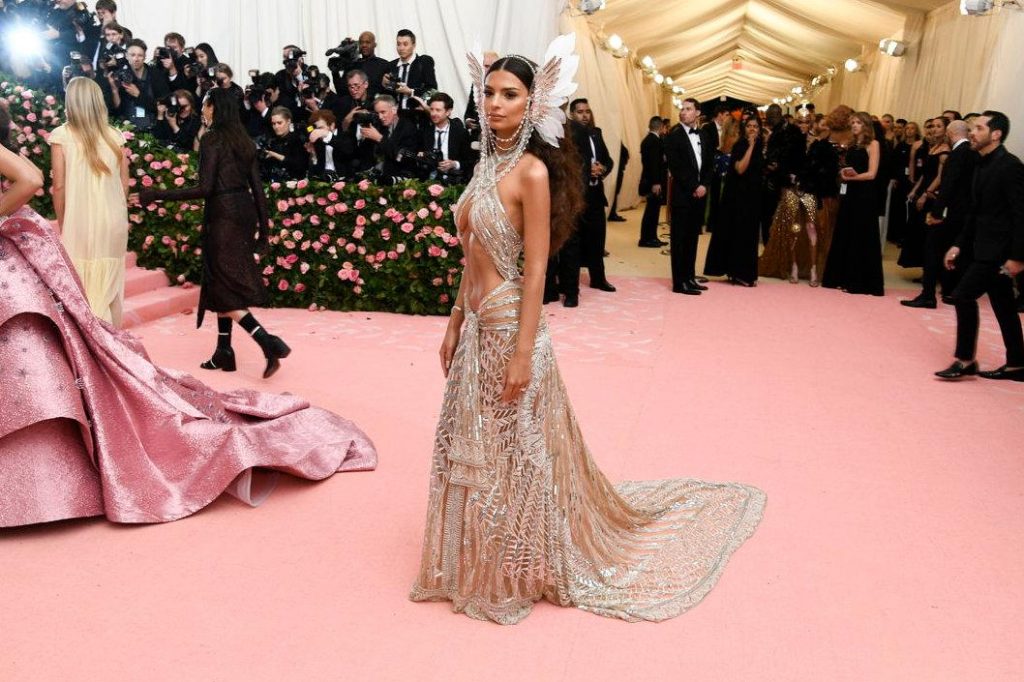 Emily Ratajkowski in gown by Peter Dundas 