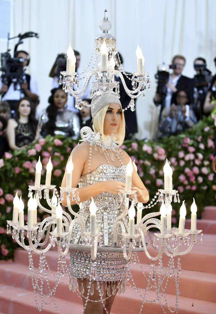 Katy perry as a chandelier at the MET Gala 2019