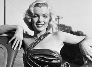 Marilyn Monroe was photographed nude on the autopsy table Marilyn Monroe was photographed nude on the autopsy table